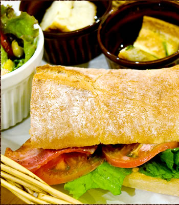 下北沢のカフェ mixture